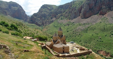 Blick auf das Kloster Noravank